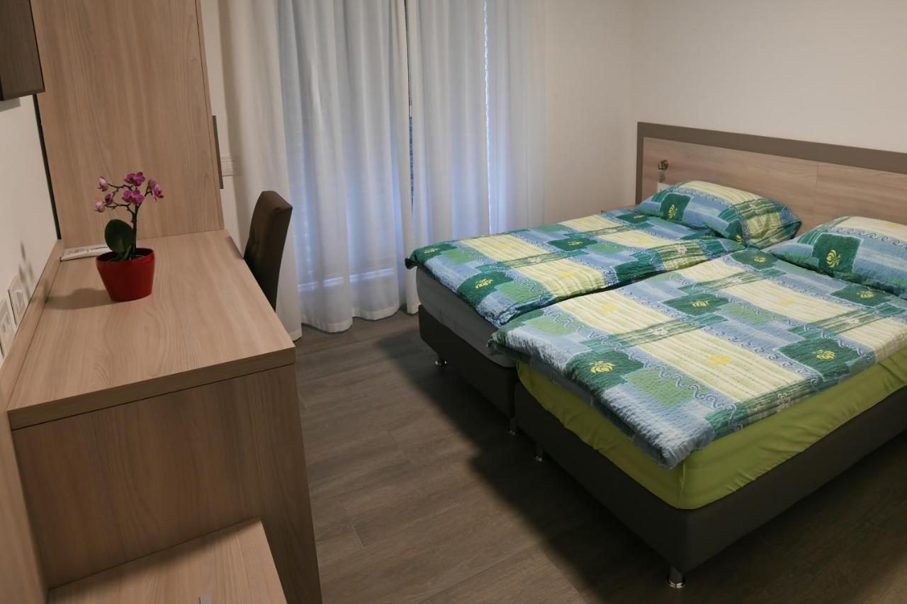 Motel Afia Cama ภายนอก รูปภาพ