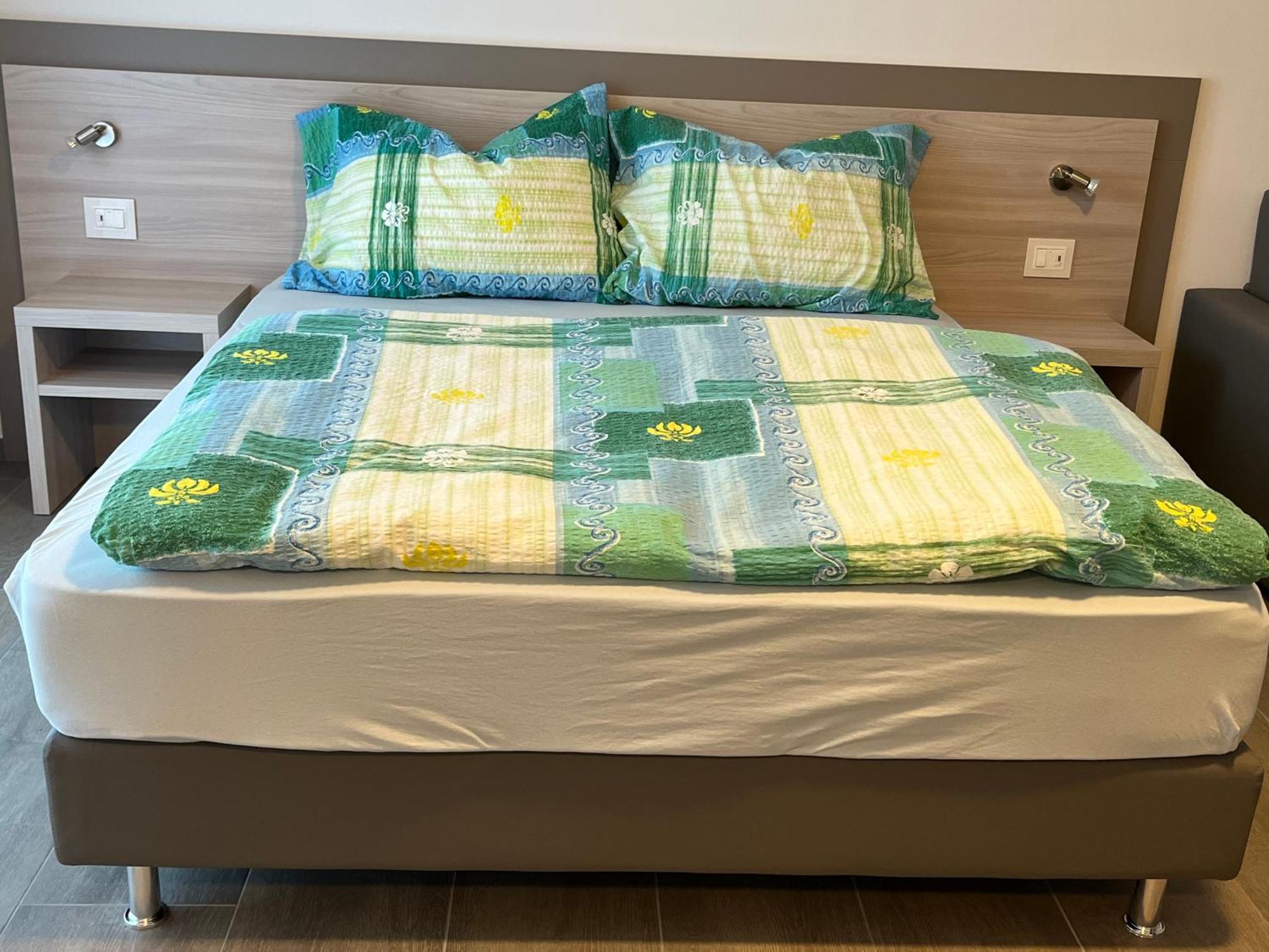 Motel Afia Cama ภายนอก รูปภาพ